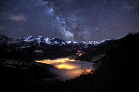 雪山 夜景