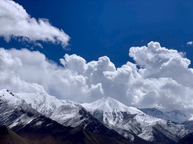 西藏神圣山脉