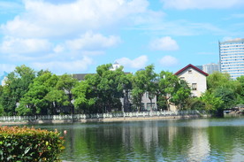 月湖