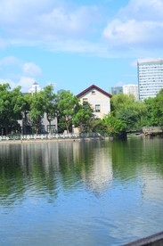 月湖