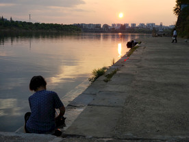 黄山市屯溪区新安江黄昏夕阳景色