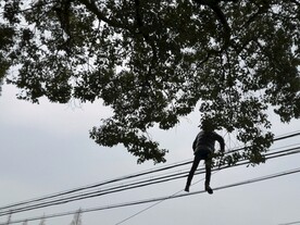电线上的工作
