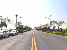 空荡荡的乡村道路