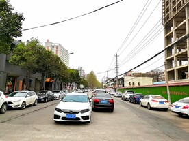 热闹的城市街道