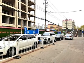 热闹的城市街道
