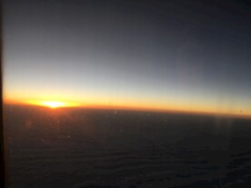 飞机窗口云层云海