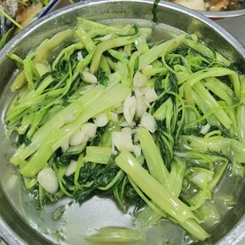 蒜头通心菜