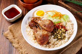 热卤鸡腿拌饭