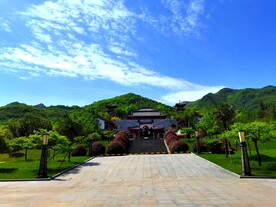 深山藏古寺