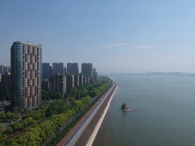 沿江橡胶跑道沿江住宅