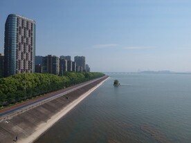 沿江橡胶跑道沿江住宅