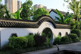 中式庭院月亮门