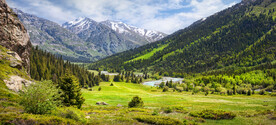 高山河流风景图片