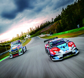 汽车拉力赛现场高速赛车实拍