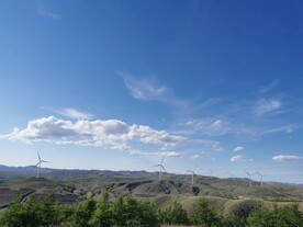 蓝天白云风轱辘