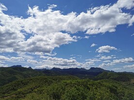 蓝天白云青山