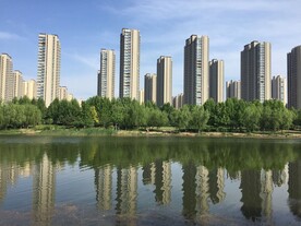 湖边倒影