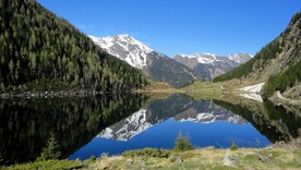 湖景山色