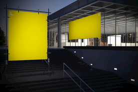 室外大屏展示海报样机2张