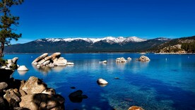 宁静湖面