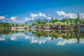 宁静湖面