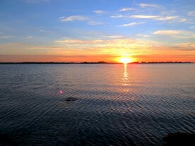 新西兰海滨夕阳风光