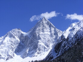 毕棚沟雪山顶照片