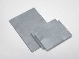 海报单页展示淡色场景样机