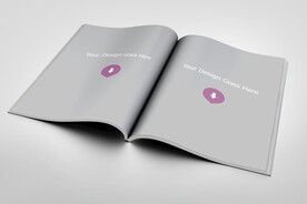 侧面翻开手册场景样机展示