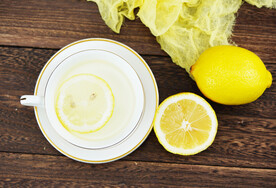 俯视柠檬水高清图片