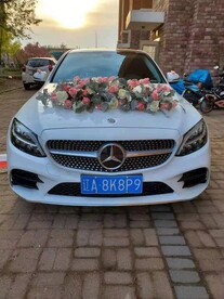 奔弛婚车