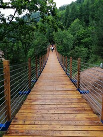 山中吊桥