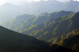 峰峦叠嶂