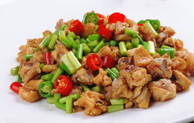 风干鸡炒蒜苔