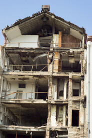 废弃房屋