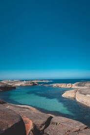 海与岩石