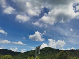 大片白云