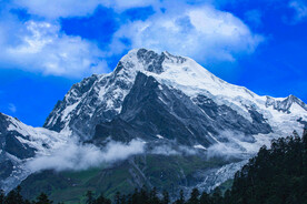 蓝天高山