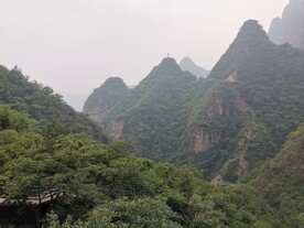 群山