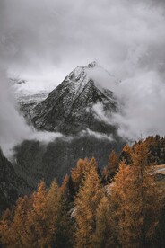 雪山山岭 