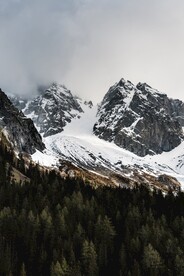 雪山山岭 