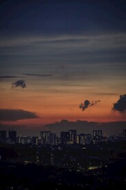 城市下夜幕