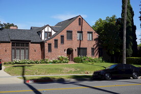 美国比弗利山庄