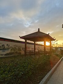 乡村道路景观木亭子
