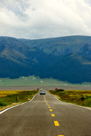 新疆旅游赛里木湖旅游风景照片
