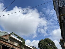 秋天蓝天白云