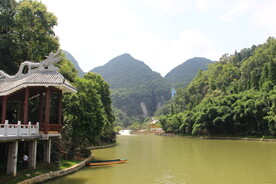 贵州天下奇观瀑布附近景