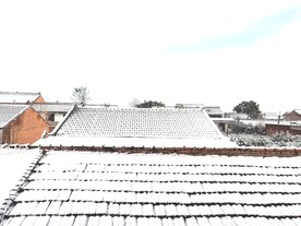 房屋上的白雪