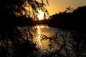 湖面上的夕阳