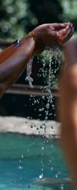 一捧温泉水